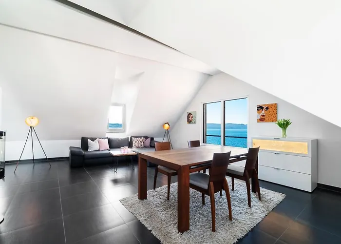 Riviera Self Check-in Apartman *